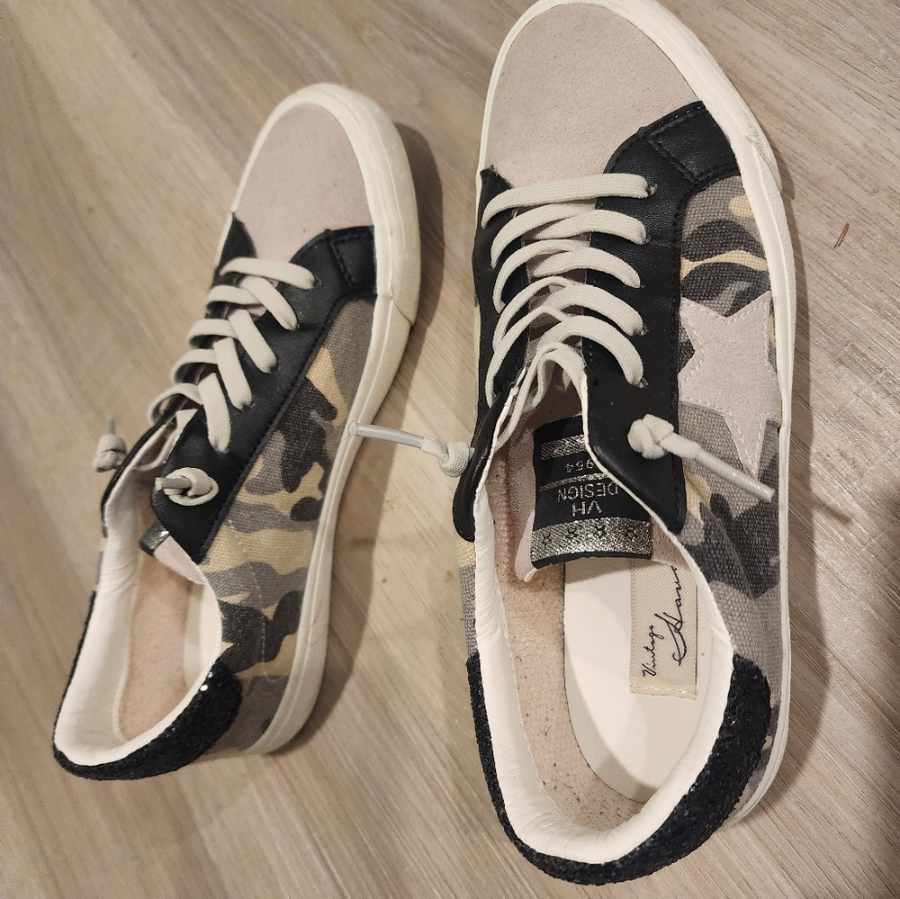 Vintage Havana Camo Slip On Sneakers Size 7.5